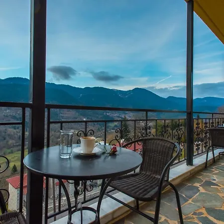 Pensión το ηλιοβασίλεμα Mega Chorio