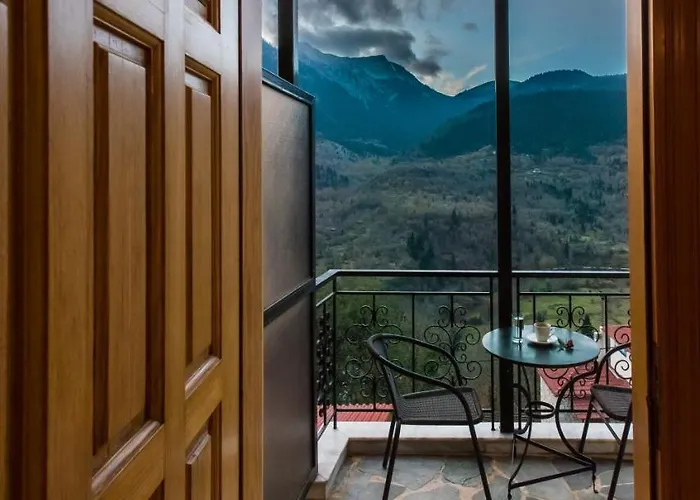 το ηλιοβασίλεμα Πανσιόν Mega Chorio